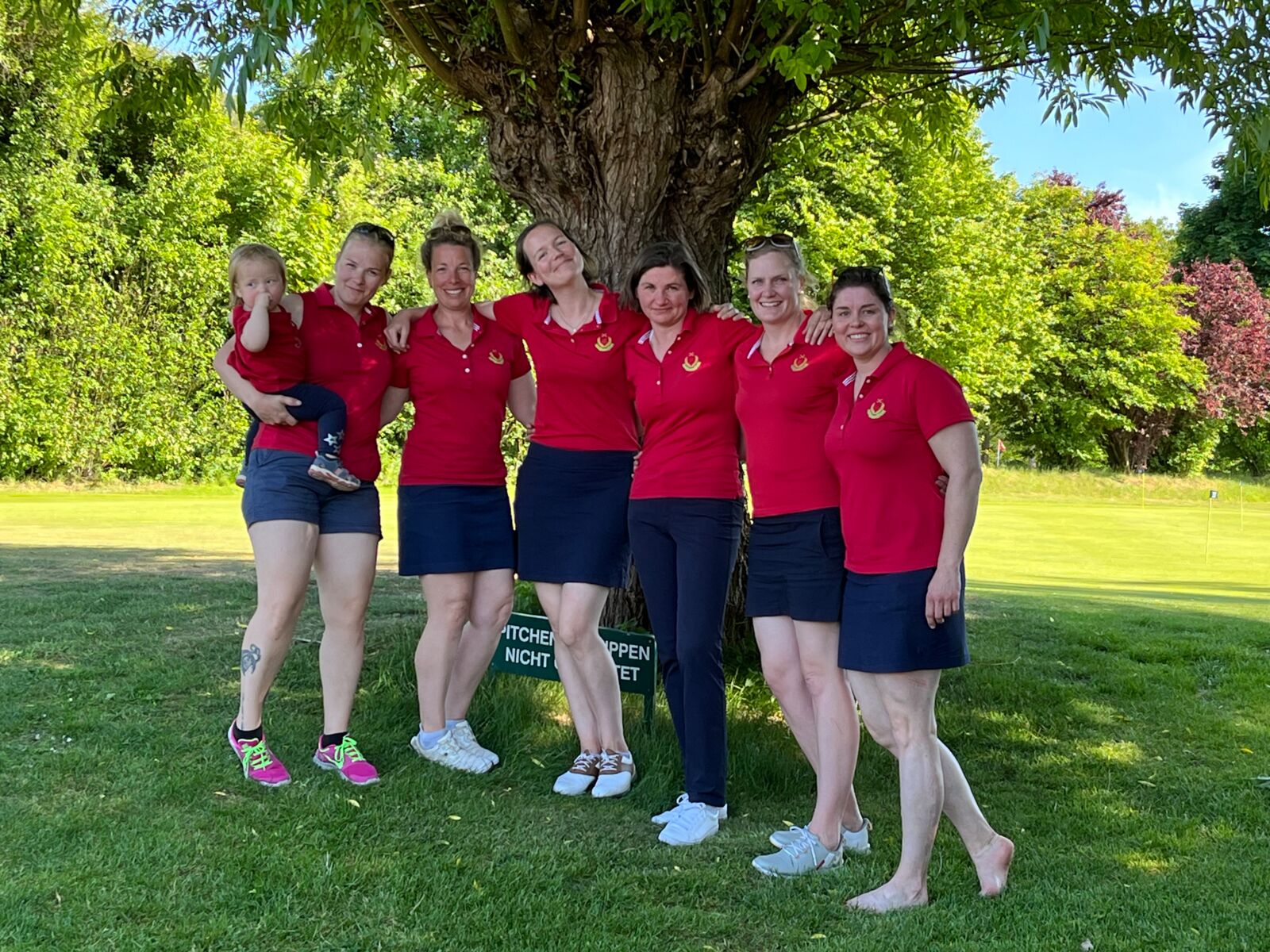 AK 30 Damen Golf Club Altenhof einer der schönsten Golfplätze in